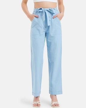 women straight fit pants with insert pockets