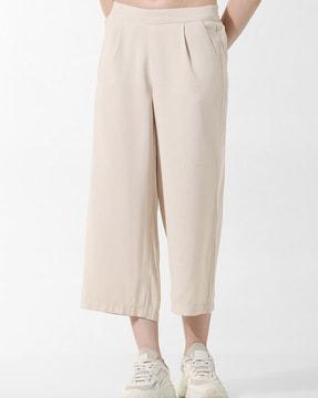 women straight fit pants with insert pockets