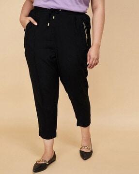 women straight fit pants with insert pockets