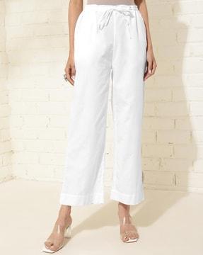 women straight fit pants with insert pockets