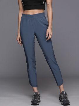 women straight fit pants with insert pockets