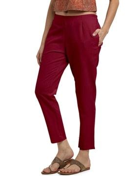 women straight fit pants with insert pockets