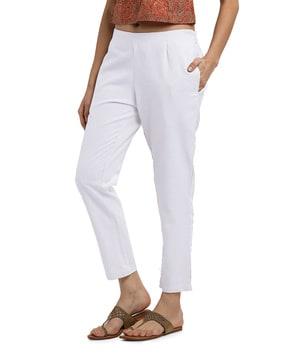 women straight fit pants with insert pockets