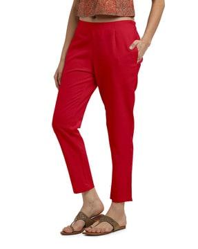 women straight fit pants with insert pockets