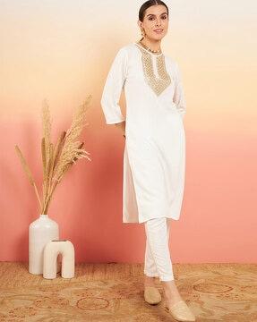 women straight kurta & pants set with embroidery