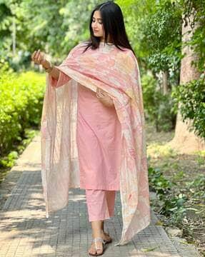 women straight kurta & pants with dupatta