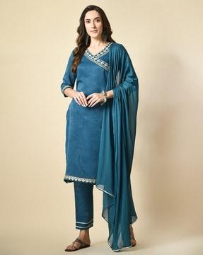 women straight kurta set & dupatta with embroidery