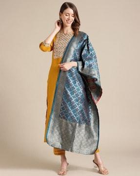 women straight kurta set with dupatta