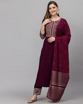 women straight kurta set with dupatta