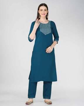 women straight kurta set with embroidery