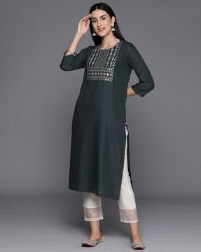 women straight kurta with embroidery