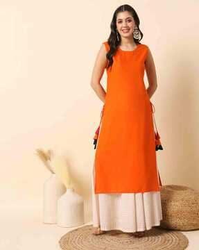 women straight kurta with tassels