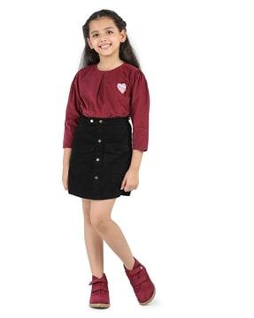 women straight skirt with button accent
