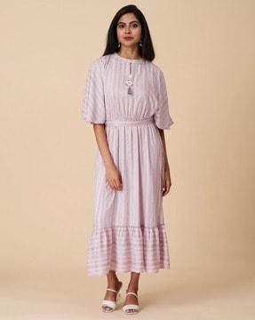 women striped anarkali kurta with belt