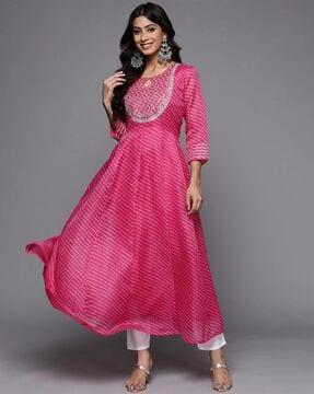 women striped anarkali kurta