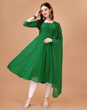 women striped anarkali kurta