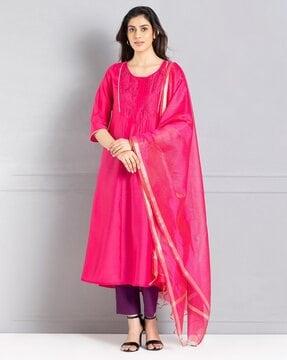 women striped dupatta with tassels