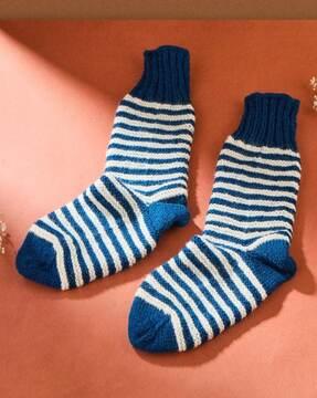 women striped mid-calf length socks
