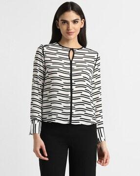 women striped regular fit round-neck top