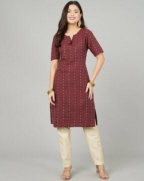 women striped round-neck straight kurta