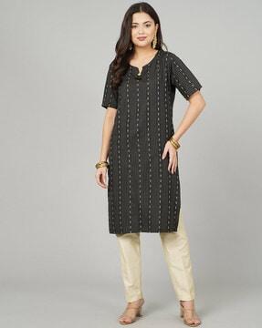 women striped round-neck straight kurta