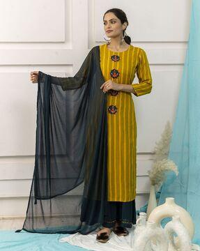 women striped straight kurta set with dupatta