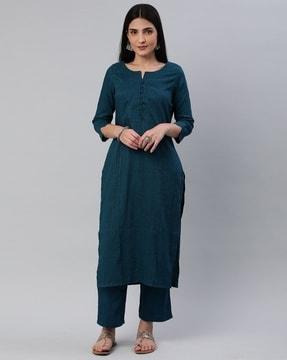 women striped straight kurta set with pants