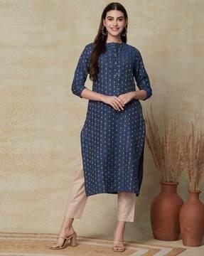 women striped straight kurta set