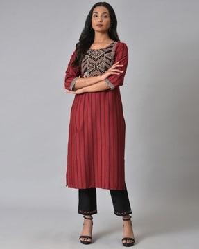 women striped straight kurta set