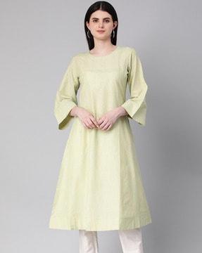 women striped straight kurta