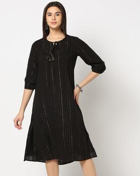 women striped straight kurta