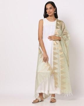 women striped zari dupatta