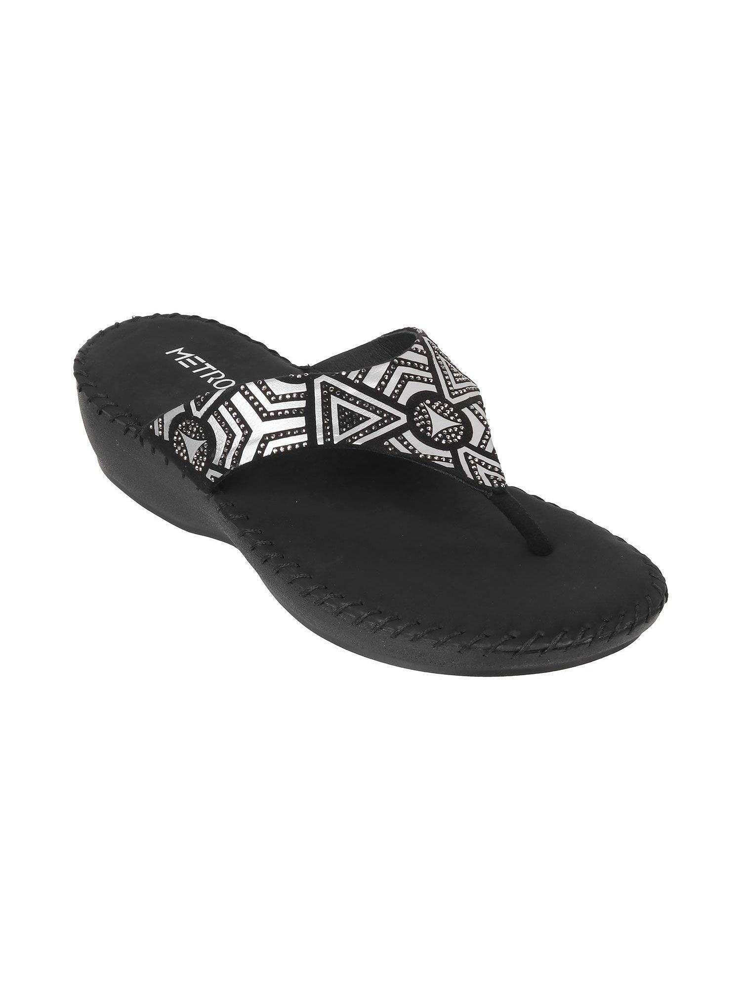 women synthetic black flipflops