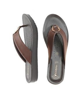 women t-strap flip-flops with metal-accent