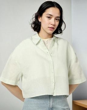 women tailored fit cropped shirt