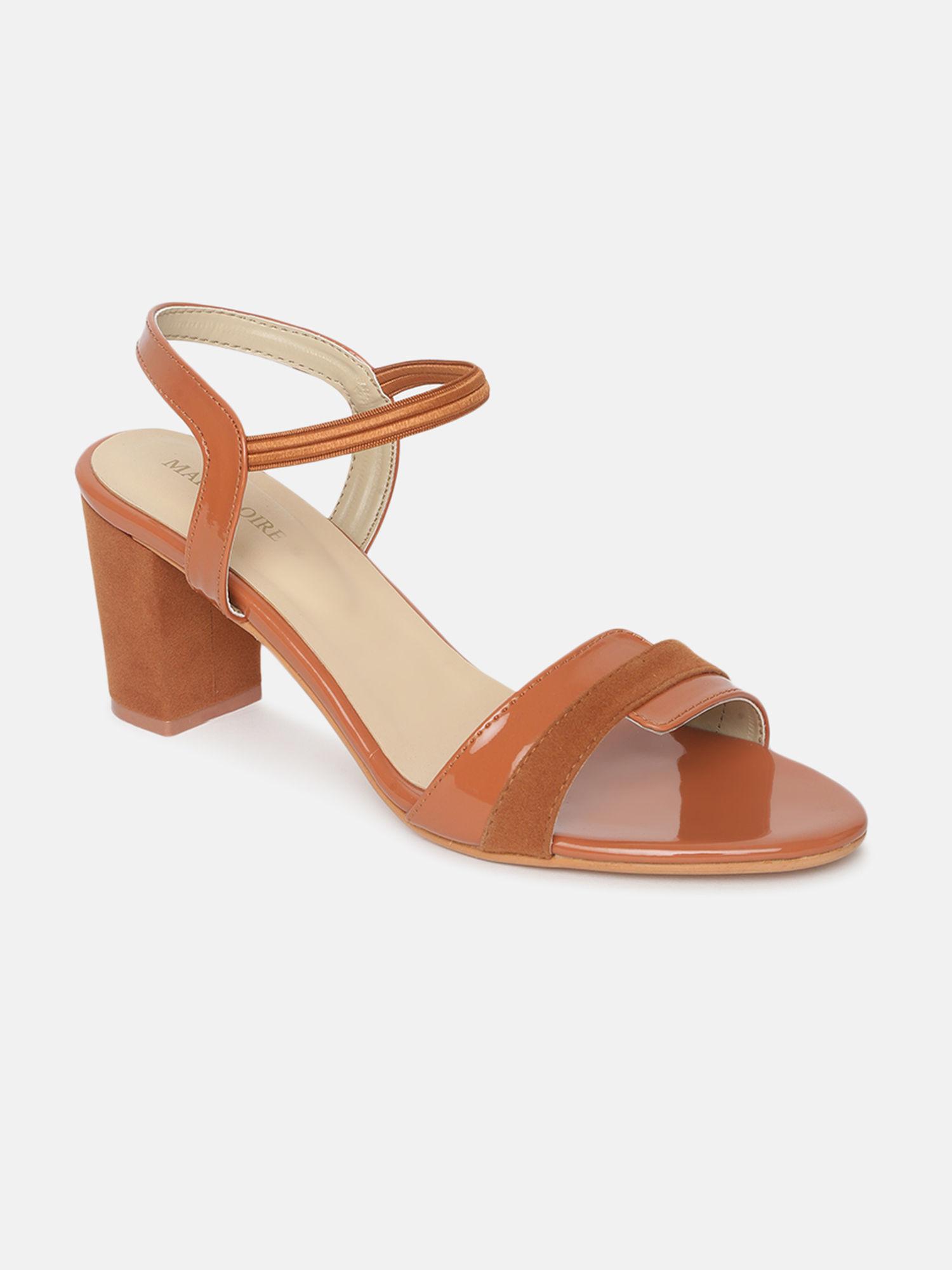 women tan solid casual heeled sandals