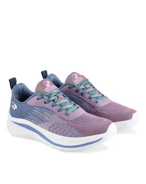 women textured lace-up running shoes