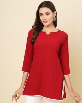 women textured round-neck regular fit top