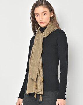 women textured scarf with tassel accent