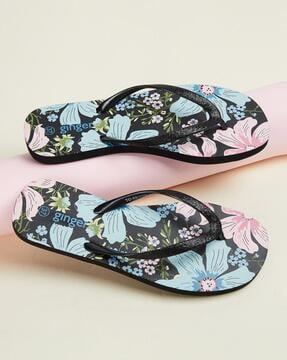 women thong-strap flip-flops with floral print footbed