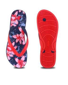 women thong-strap flip-flops with floral print footbed