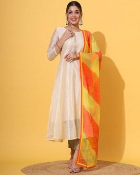 women tie & dye dupatta with contrast border