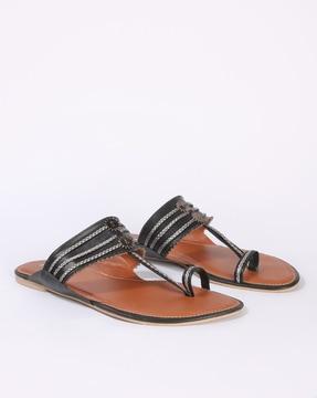 women toe-ring flat sandals