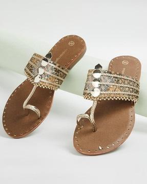 women toe-ring flat sandals