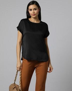 women top with extended sleeves