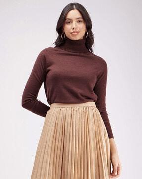 women turtle-neck pullover with ribbed hem
