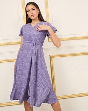 women v-neck ruffe detailed midi length dress