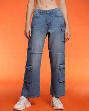 women washed wide jeans