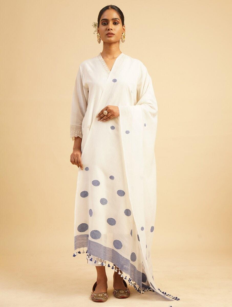 women white cotton jamdani dupatta