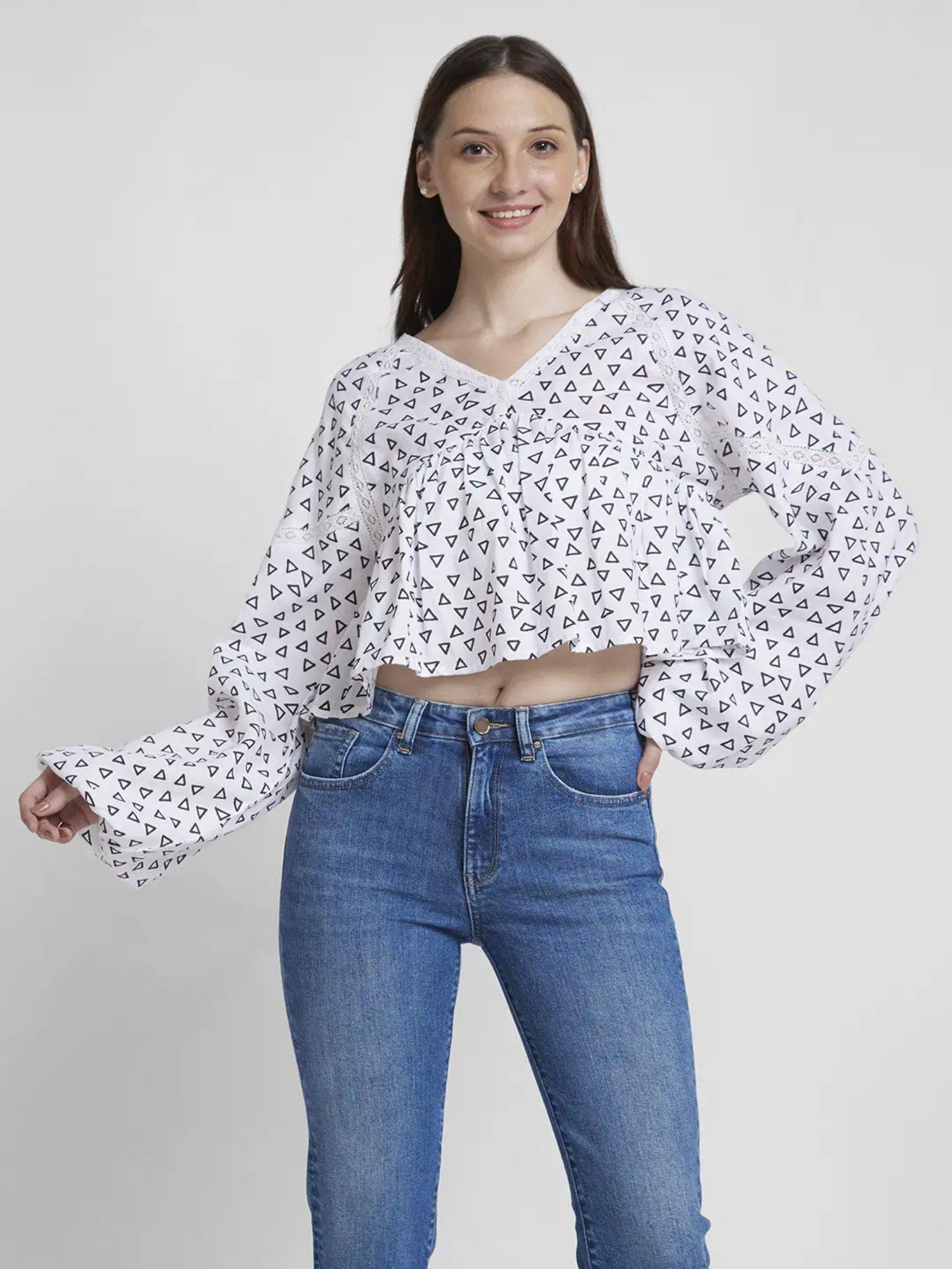 women white cotton slim fit balloon sleeve v-neck printed crop top